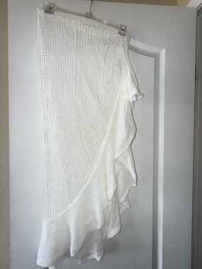 Women's White Ruffled Knit Skirt